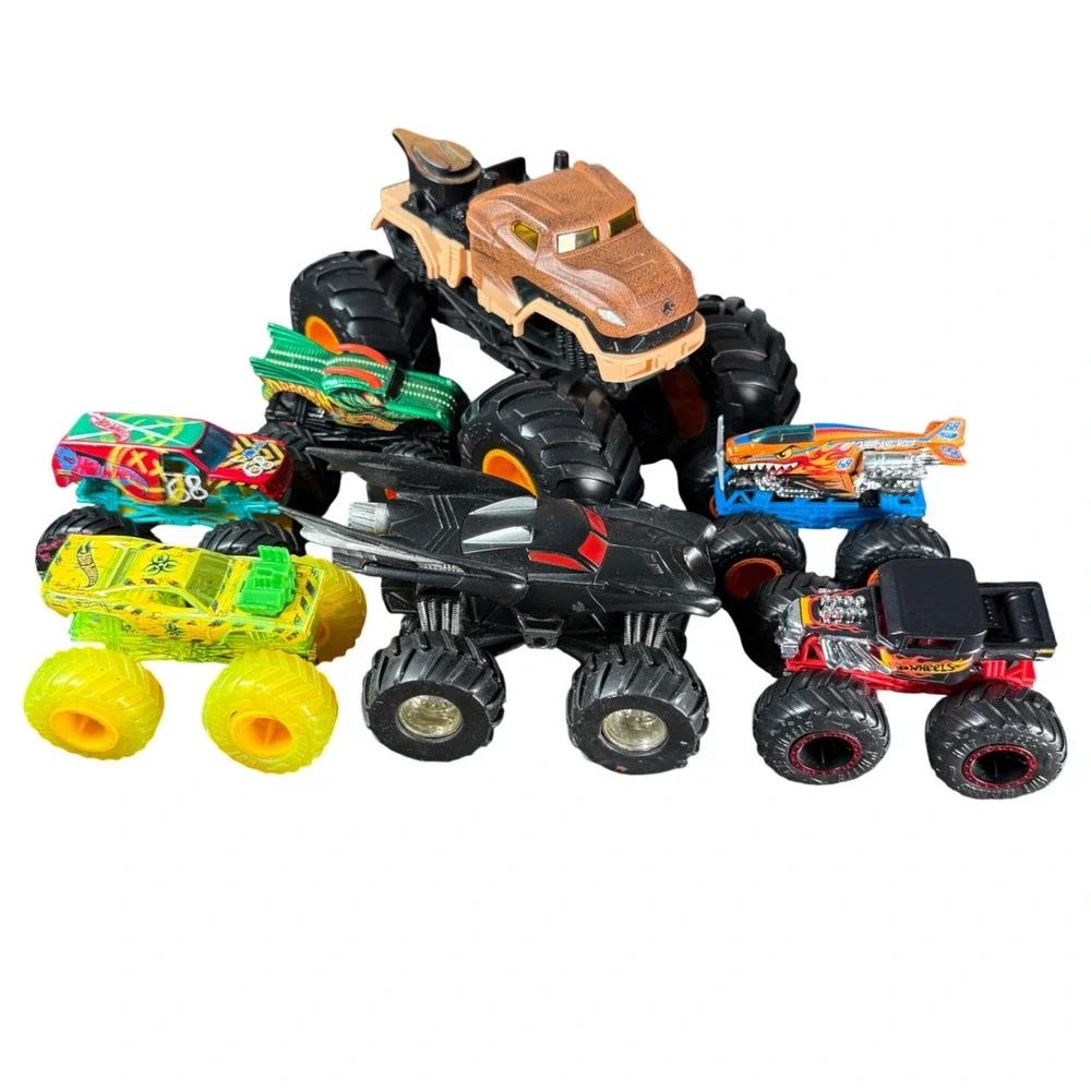 Hot Wheels Monster Trucks Monster Jam Lot of 6 Jurassic World Batman Bone Shaker